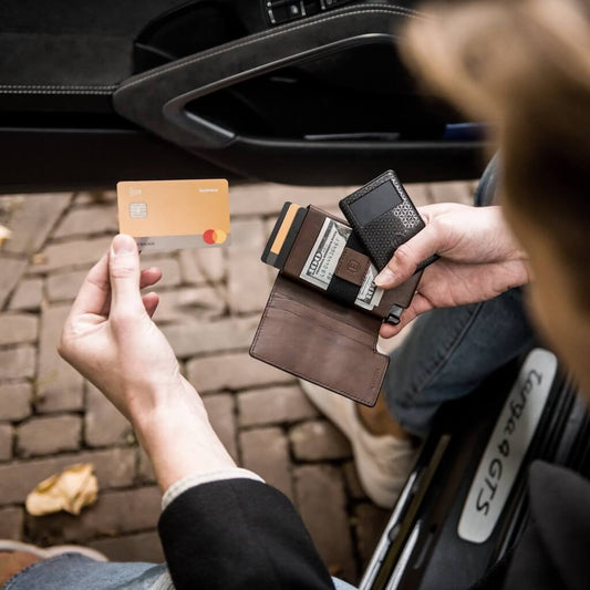 Parliament Wallet - KCShopping