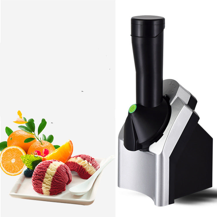 Eismaschine mit gefrorenen Früchten