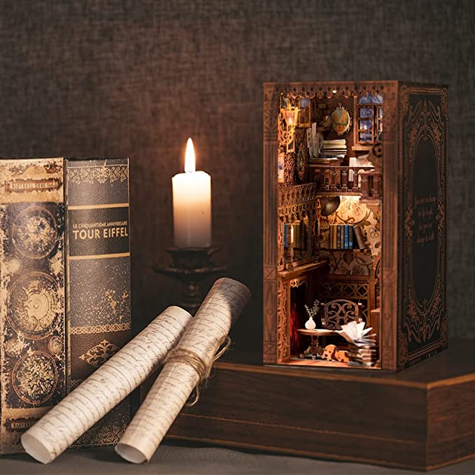Magische Apotheker-Bücherecke